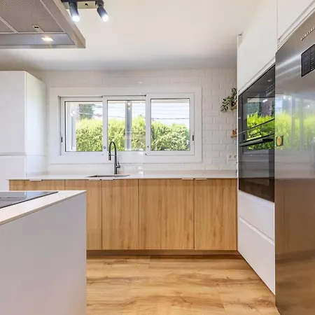 Chic With Pool & Near Villa El Carrer del Canonge