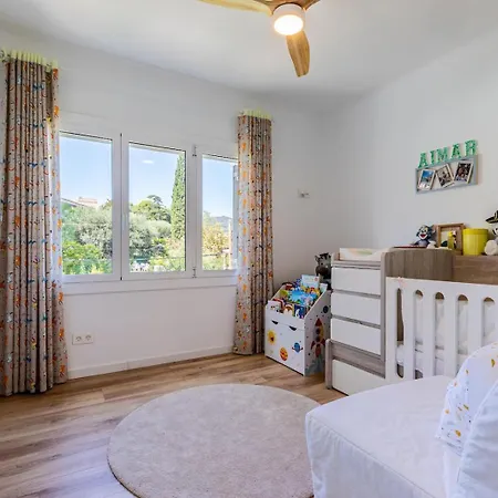 Chic With Pool & Near El Carrer del Canonge