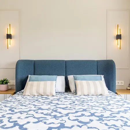 Chic With Pool & Near * El Carrer del Canonge
