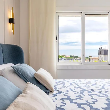 Chic With Pool & Near El Carrer del Canonge